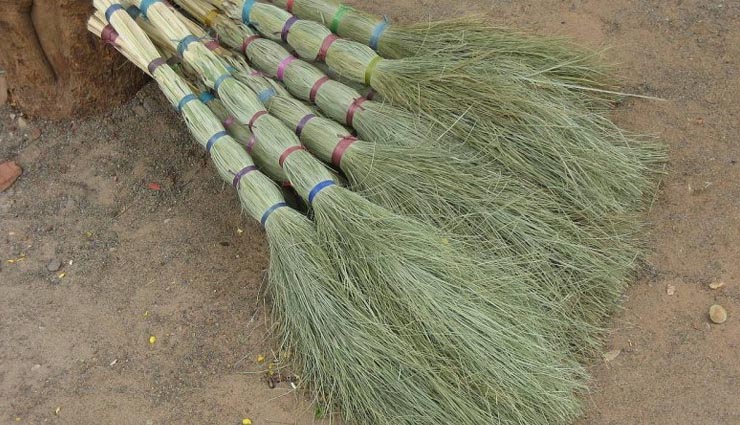 vastu tips to using broom at home,vastu tips in hindi