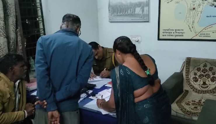 झालावाड़: झालरापाटन के आनंद धाम मंदिर में चोरों का आतंक, प्रसाद लेने पहुंची महिलाओं के आभूषण चोरी