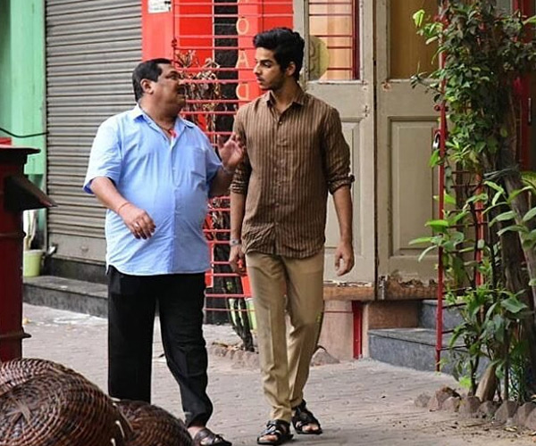 कुछ यूँ उदास घूमती हुई दिखाई दी जाह्नवी कपूर, 'धड़क' के सेट से सामने आई नई तस्वीरें bollywood,jhanvi kapoor,ishaan khatter,dhadak,sridevi