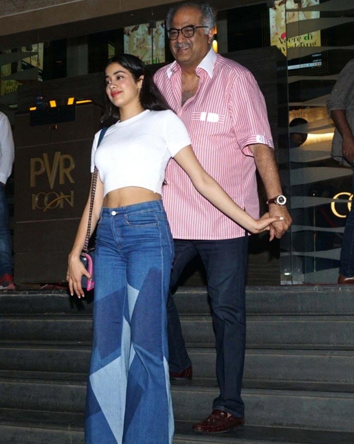 bollywood,sonam kapoor,Kareena Kapoor,veere di wedding,anil kapoor,veere di wedding screening,veere di wedding movie,veere di wedding songs,download veere di wedding movie