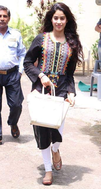 jhanvi kapoor,jhanvi kapoor desi look,fashion tips from jhanvi kapoor,fashion trends