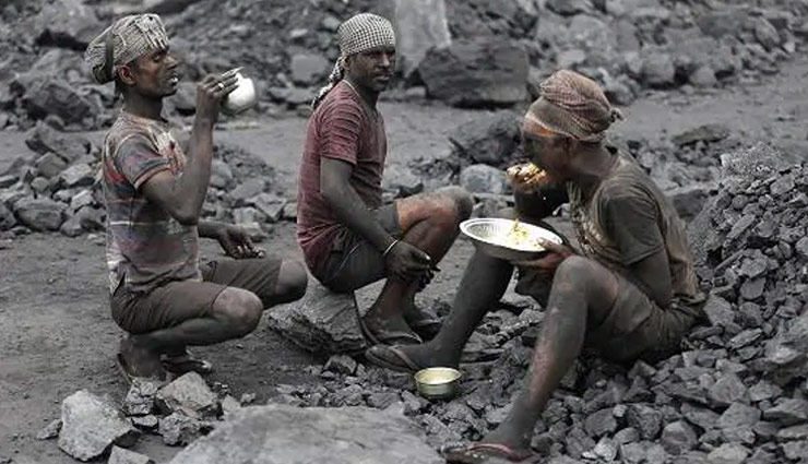 weird news in hindi,jharkhand,jharia,coal mine,fire