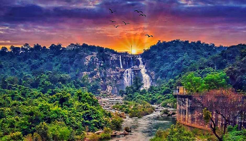 7 Famous Waterfalls To Explore in Jharkhand
