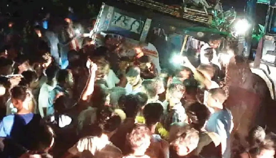 झारखंड के रामगढ़ में दर्दनाक सड़क हादसा, ट्रक और पिकअप की भीषण टक्कर में 7 लोगों की मौत; एक गंभीर घायल