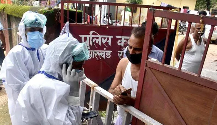  झारखंड: वैक्सीन की दोनों डोज लेने के बावजूद राज्य में 127 पुलिसवाले हुए संक्रमित