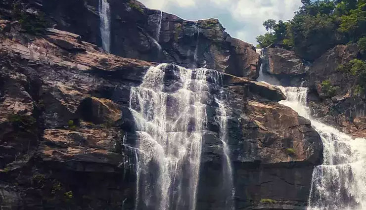 7 Famous Waterfalls You Can Visit in Jharkhand
