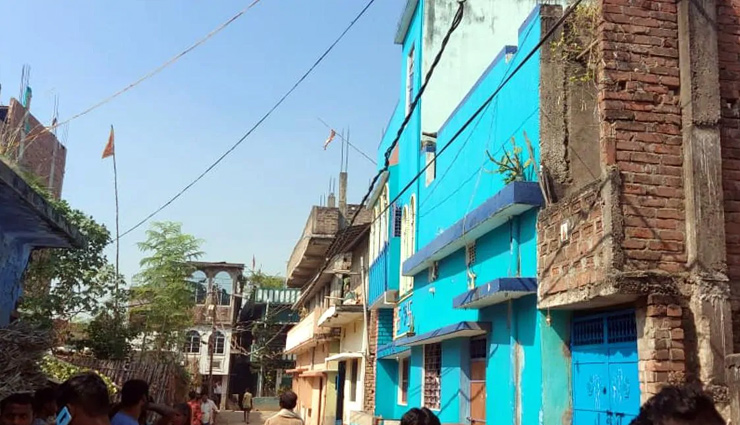  पांच बच्‍चों को छत पर ले गई महिला, एक-एक करके फेंका नीचे 