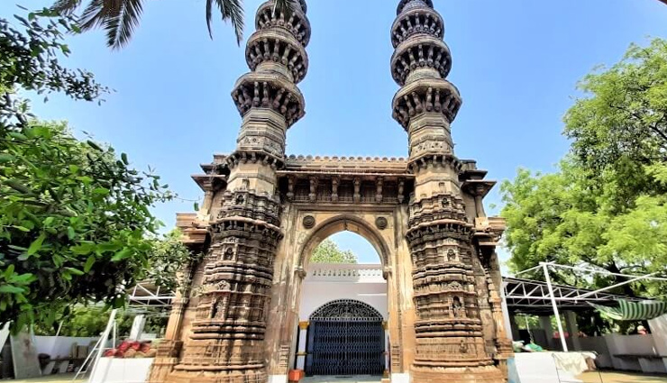 towers of india are famous for their height,india travel,india tourism