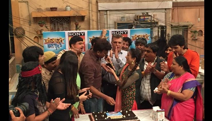 ‘जीजाजी छत पर हैं’ 100 एपिसोड पूरे कलाकारों ने मनाया जश्न, देखे तस्वीरे