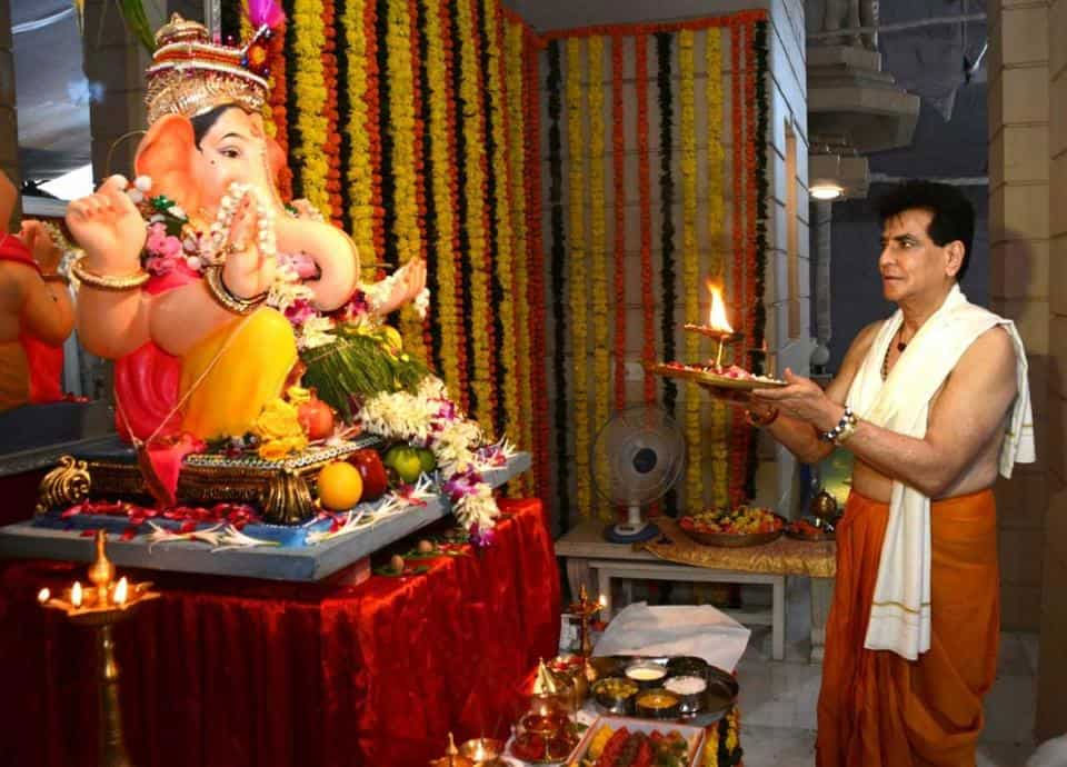 ganesh chaturthi 2018,tusshar kapoor,jeetendra,entertainment news