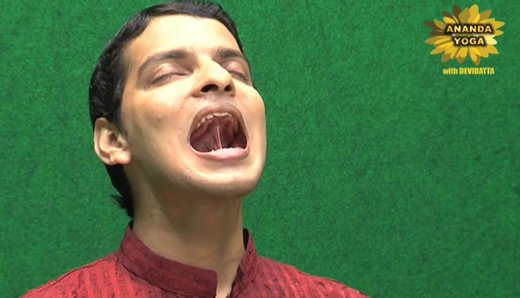 yoga poses for slim face,yoga for beautiful face,tips for slim face,Health tips,healthy living,simha mudra,jivha bandha,jalandhara bandha,fish face,cheek uplift