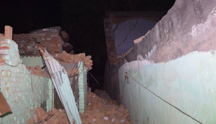 Kanpur News: तेज धमाके के साथ अचानक गिरी जेके जूट मिल की दीवार, 5 घायल