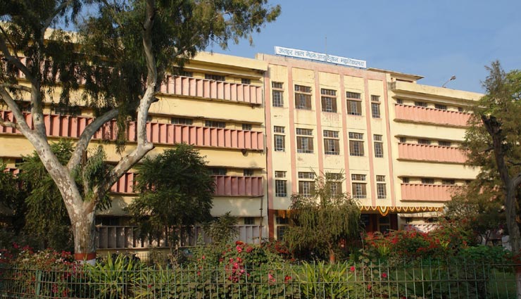 कोरोना काल में अस्पताल की लचर व्यवस्था, पांच दिन से खराब है सिटी स्कैन मशीन, निजी सेंटर कर रहे मनमर्जी