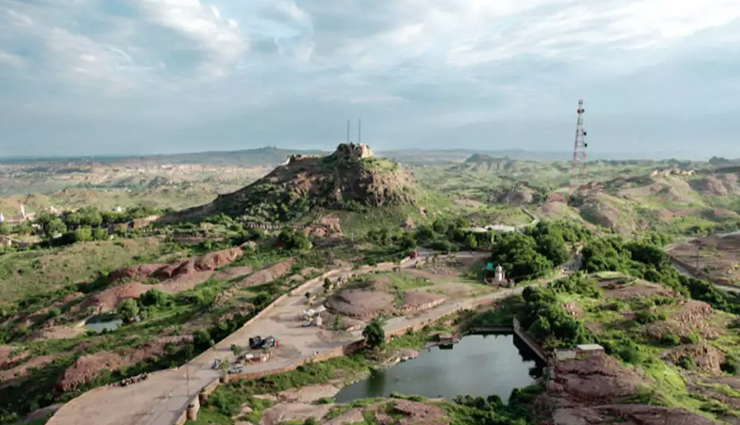 jodhpur,tourist attraction in jodhpur,places to visit in jodhpur,mandore gardens,clock tower,umaid bhawan palace,mehrangarh fort,rao jodha desert rock park,rai ka baag palace