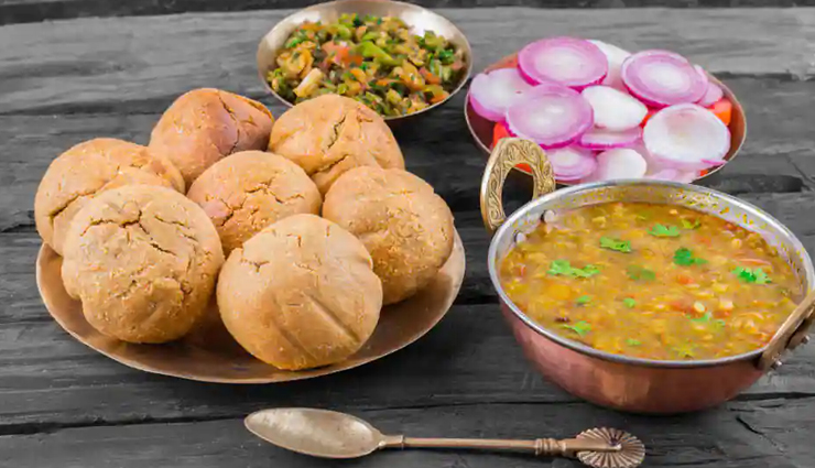 jodhpur culinary delights,must-try dishes in jodhpur,jodhpur unique food experiences,delicious jodhpuri cuisine,popular dishes in the blue city,jodhpur food exploration,iconic jodhpur street food,flavors of jodhpur dishes,culinary gems in jodhpur,best food in jodhpur to try