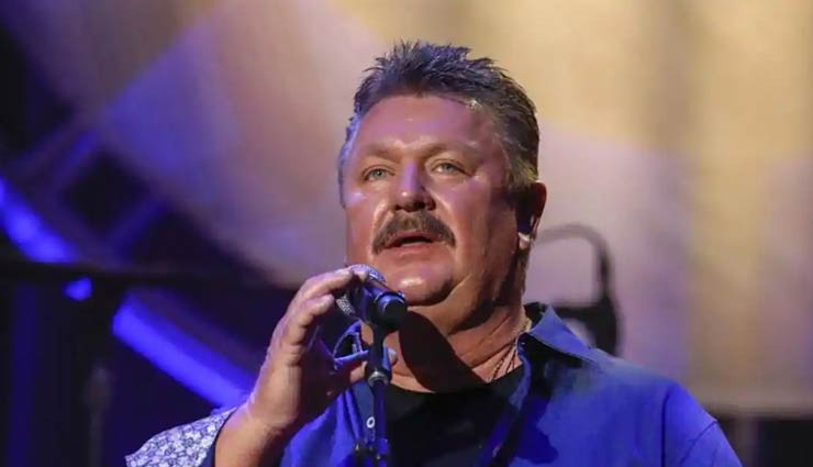 coronavirus update,joe diffie dies from complications of covid-19,grammy-winning country music legend joe diffie dies,entertainment news,joe diffie died of coronavirus