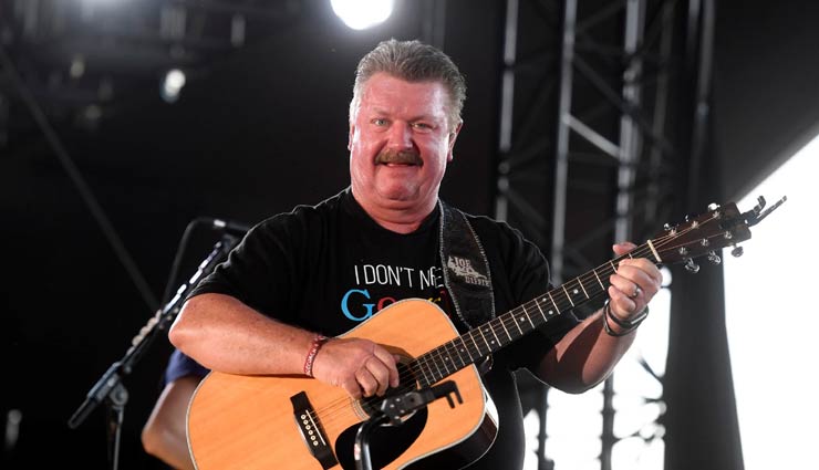 coronavirus update,joe diffie dies from complications of covid-19,grammy-winning country music legend joe diffie dies,entertainment news,joe diffie died of coronavirus