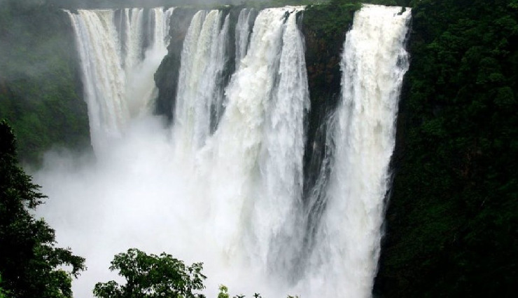 भारत के 7 सबसे शानदार झरने, जिनकी सुंदरता आपको मंत्रमुग्ध कर देगी famous waterfalls in india,top waterfalls to visit in india,best waterfalls in india for nature lovers,waterfalls in india for adventure seekers,most beautiful waterfalls in india,popular indian waterfalls for tourists,top 10 waterfalls in india,hidden waterfalls in india,scenic waterfalls in india,waterfalls to visit during monsoon in india,waterfall treks in india,photogenic waterfalls in india,indias largest waterfalls,top waterfalls in western ghats india,famous waterfalls in south india,majestic waterfalls in north india,best waterfalls in