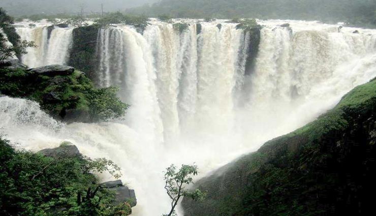 tourist places,indian tourist places,monsoon tourist places,waterfalls,indian waterfalls