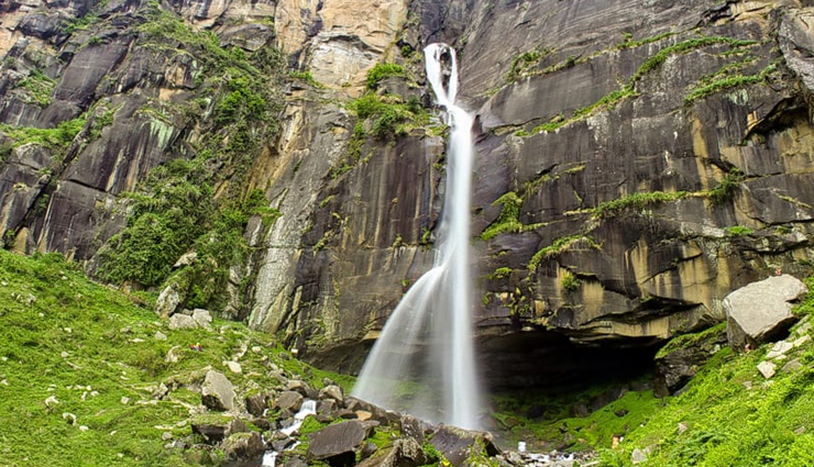 must visit places near manali,manali tourist attractions,hadimba temple,museum of himachal culture and folk art,tibetan monasteries manali,manu temple,manali clubhouse,vashisht hot water springs,maa sharvari temple,nehru kund,jogini falls,solang valley