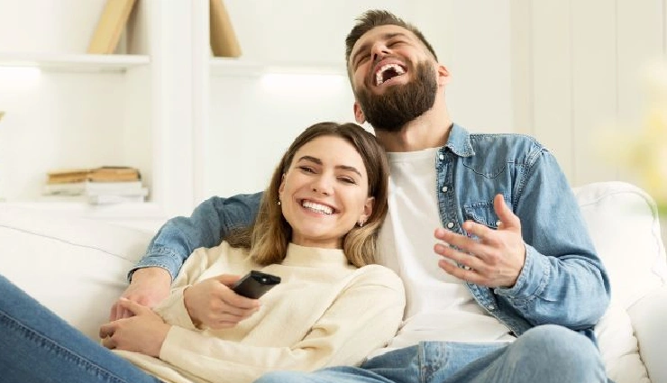 subtle flirting tips,how to flirt with a guy,flirting techniques for men,fear of rejection in flirting,subtle ways to attract a man,confident flirting strategies,body language flirting tips,non-verbal flirting,how to get a guys attention,smart flirting methods