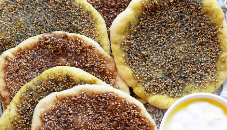 jordanian cuisine must-try dishes,best food to eat in jordan,traditional jordanian dishes,jordanian street food delights,top jordanian culinary experiences,iconic jordanian foods,jordanian gastronomy highlights,authentic jordanian food guide,jordanian cuisine exploration,jordans must-eat foods