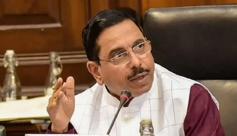 लगातार 5 बार सांसद, RSS से जुड़ाव और लंबा संगठनात्मक अनुभव; जानिए नए शिक्षा मंत्री प्रह्लाद जोशी के बारे में