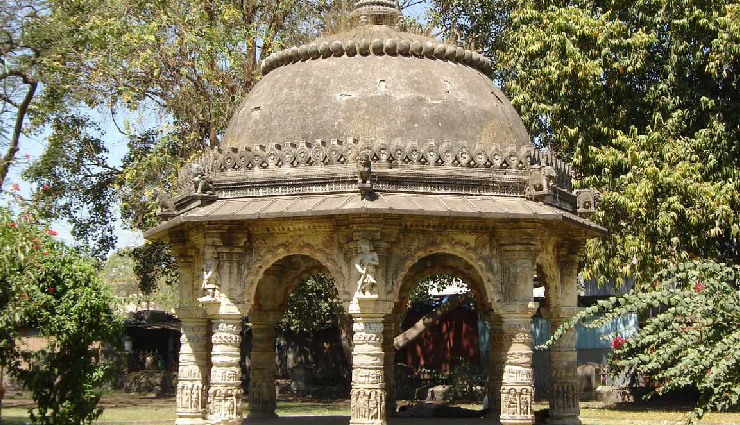 rajkot attractions,places to explore in rajkot,rotary international dolls museum,fun world rajkot,watson museum rajkot,kaba gandhi no delo,pradhyuman zoological park,jubilee garden,shri ramakrishna ashram,rajkot tourism