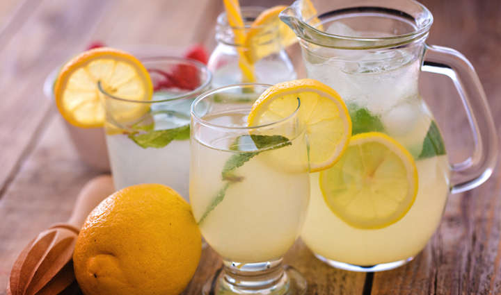 5 DIY Ways To Treat Acne Scars With Lemon Juice