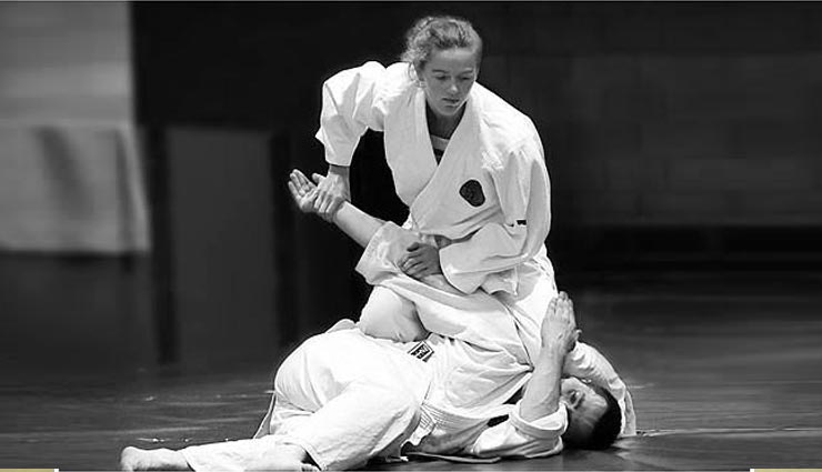5 martial arts that every girl must learn,best martial art,toughest martial arts in the world,aikido,jujutsu,wing chun,muay thai,krav maga,tips for girls safety
