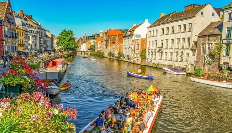 8 Spectacular Countries Perfect for Visiting in July