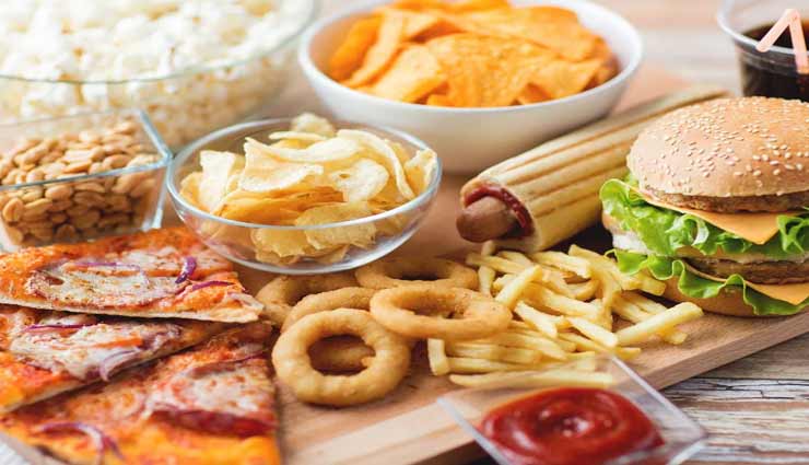 ये भारतीय स्नैक्स विदेशी जंक फूड्स से कई ज्यादा खतरनाक, बनाए दूरी