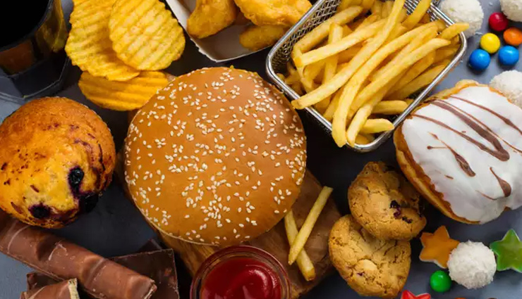 junk food disadvantages,health risks of consuming junk food,negative effects of junk food,junk food and weight gain,harmful effects of fast food,risks of eating junk food regularly,unhealthy food habits,junk food and its impact on health,health problems caused by junk food,junk food addiction and its consequences