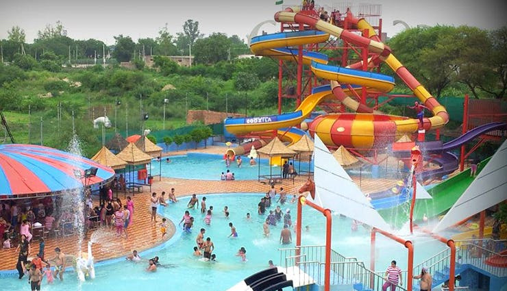 गर्मियों में करें दिल्ली-NCR के इन 8 वाटर पार्क में घूमने की प्लानिंग, वीकेंड का ले खुलकर मजा water pak in delhi ncr,8 famous waterpark in delhi ncr,list of waterpark in delhi,delhi travel,travel guide,travel tips,delhi tourism,weekend destination