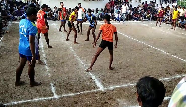 इस कबड्डी प्रतियोगिता में मिलता है अनोखा इनाम, जानकर आप भी सोच में पड़ जाएंगे unique prize,weird prize,kabaddi competition,gariaband chhattisgarh