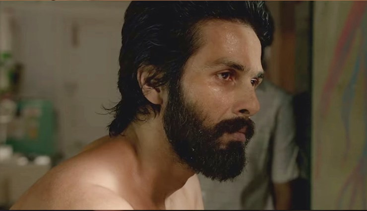 कबीर सिंह: अश्लील और यौन जुगुप्सा भरे शर्मनाक संवादों पर तालियाँ पीट रहा है दर्शक, क्या यही है 21वीं सदी का भारत!