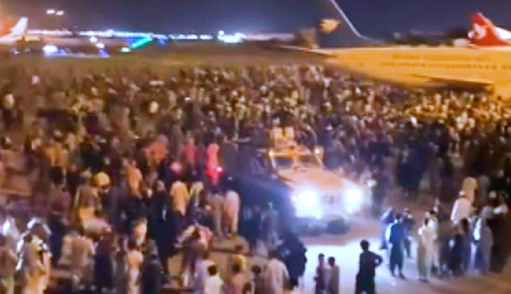 सत्ता में आते ही तालिबान ने जारी किया फरमान - 17 अगस्त तक घरों में रहें लोग; काबुल एयरपोर्ट पर कमर्शियल उड़ानें बंद