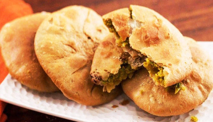 Make Your Breakfast Tempting With These 3 Kachori Recipes
