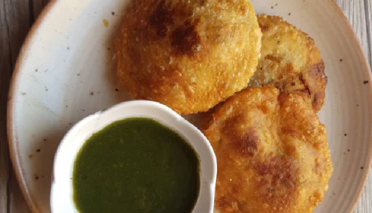 singhare ke atte ki kachori,singhare ke atte ki kachori recipe,kuttu ke atte ki kachori,recipe of singhare ke atte ki kachori ingredients