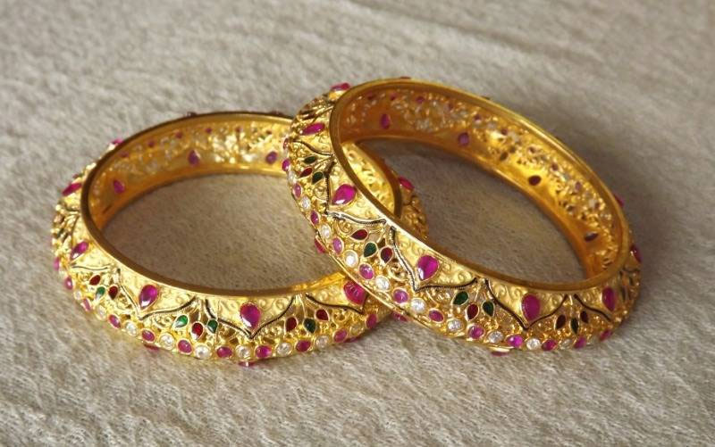 jewelry pieces,jewelry with indian attire,fashion tips,latest fashion jewelry