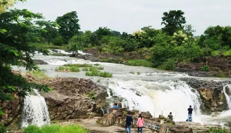 breathtaking waterfalls near hyderabad,refreshing getaway destinations,scenic waterfalls around hyderabad,natural retreats from the city,serene waterfall escapes,hyderabad weekend waterfall trips,tranquil nature hideaways,unspoiled waterfall beauty,relaxing breaks near hyderabad,rejuvenating waterfall experiences