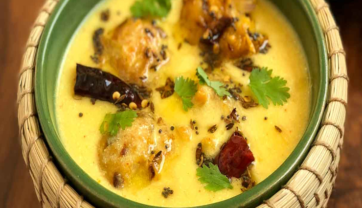 punjabi style kadhi pakora,kadhi pakora recipe,punjabi recipe kadhi pakora,how to make kadhi pakora,hunger struck,foods,easy recipes