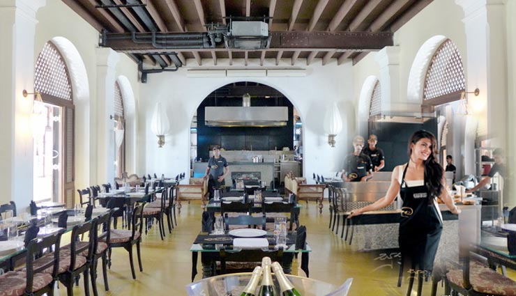 bollywood celebrities,restaurant,jacqueline fernandez,arjun rampal,asha bhosle,chanky pandey,Shilpa Shetty,boby deol,dino morea,bollywood,bollywood gossips