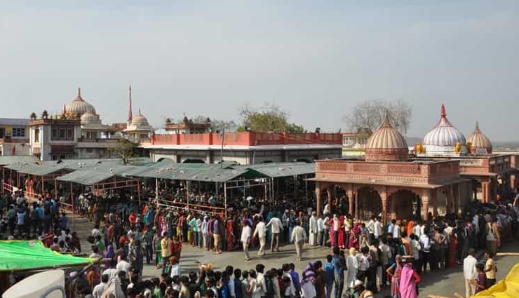 temple festivals in india,must-visit temple festivals in india,indian temple festivals you should not miss,popular temple festivals in india,festivals at famous temples in india,cultural celebrations at indian temples,spiritual festivals in india,sacred temple festivals to experience in india,traditional temple festivals in india,religious celebrations at indian temples,vibrant temple festivals in india,colorful festivities at indian temples,cultural richness of indian temple festivals,temples hosting must-visit festivals in india,traditional rituals and festivals in indian temples,temple festivals showcasing indian heritage,spectacular temple festivals in india,festive atmosphere at indian temple celebrations,unique temple festivals in different parts of india,experiencing the spiritual fervor of indian temple festivals