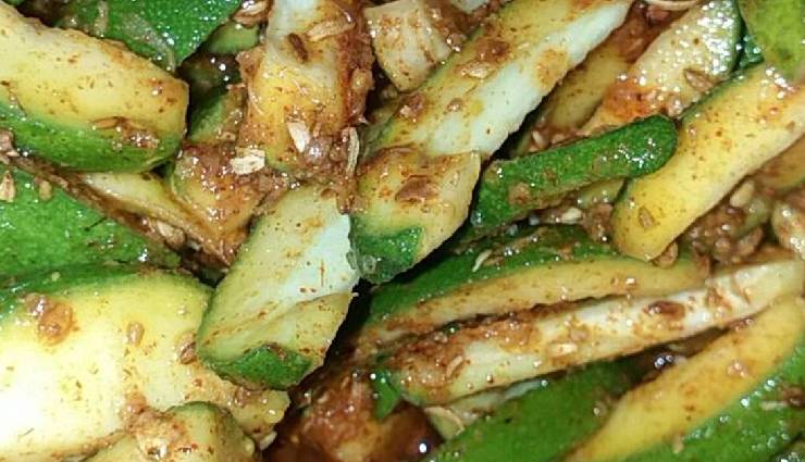 kairi ka aachar,kachche aam ka aachar,kairi ka aachar recipe,kairi ka aachar ingredients,mango pickle