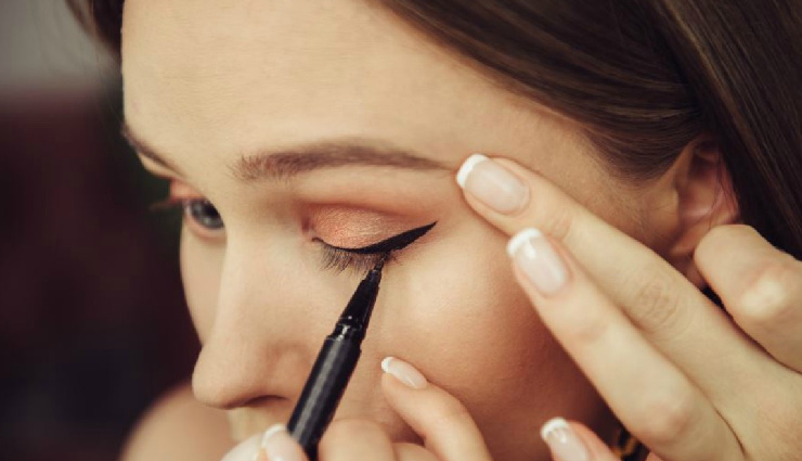 5 Different Ways To Apply Kajal