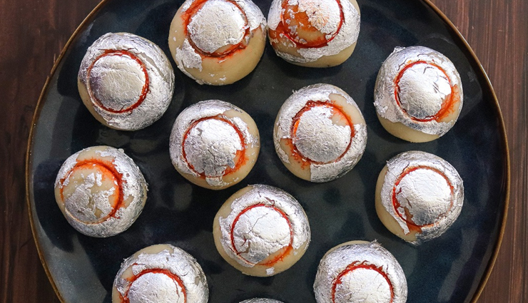 kaju gulkand ladoo,kaju gulkand ladoo recipes,kaju ladoo recipe,kaju ke ladoo,hunger struck,food,gulkand kaju ke laddo,easy recipes