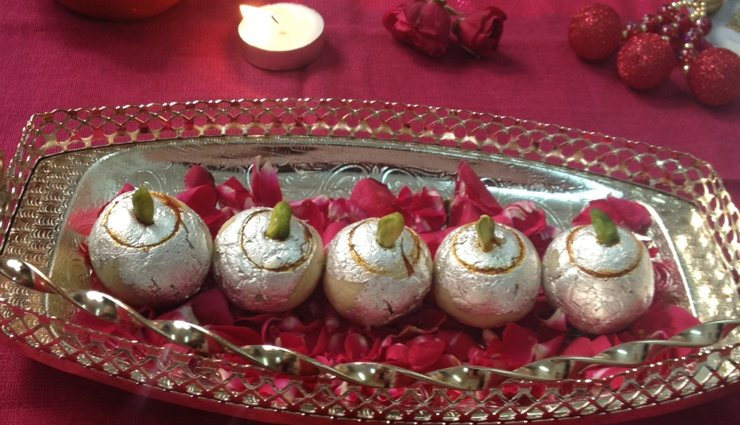 kaju gulkand ladoo,kaju gulkand ladoo recipes,kaju ladoo recipe,kaju ke ladoo,hunger struck,food,gulkand kaju ke laddo,easy recipes