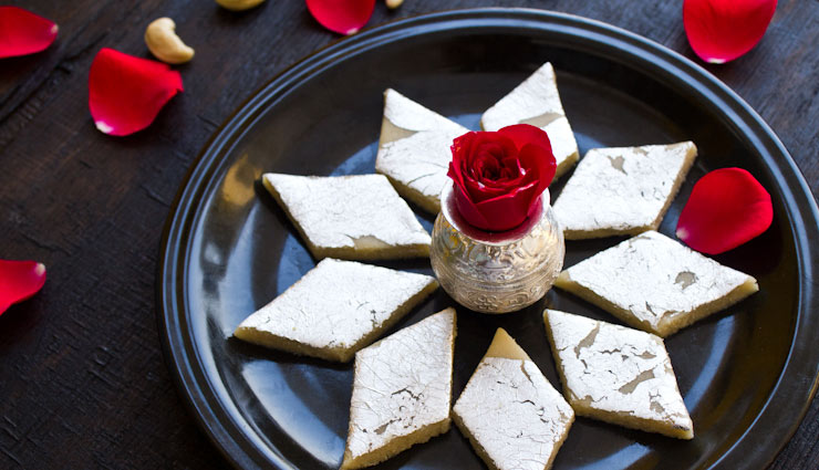 Recipe- This Holi Treat Your Guests With Homemade Kaju Katli