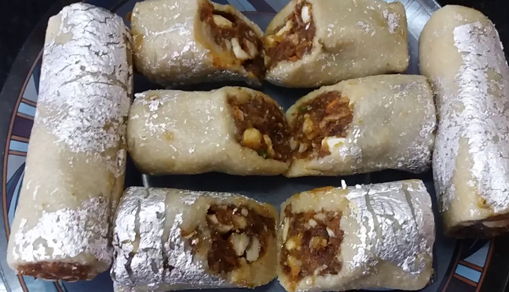 Diwali Recipe- Healthy To Eat Dates Cashew Rolls